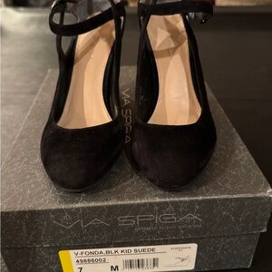 Via Spiga Black Suede Heels NIB. Perfect little black shoe.